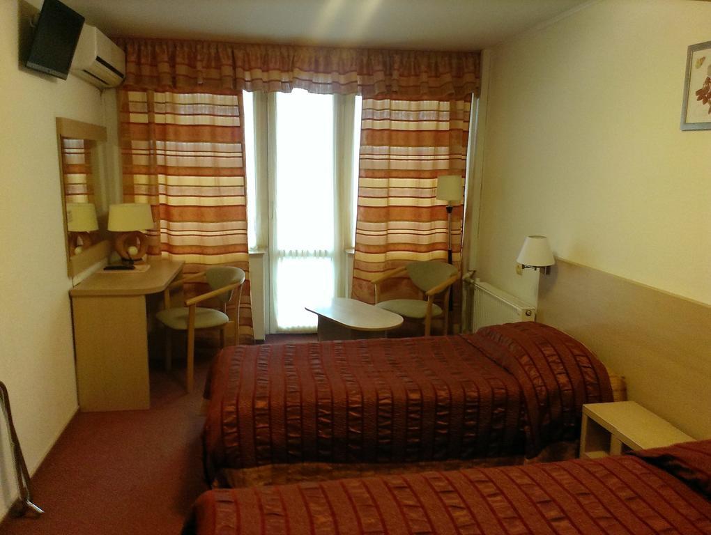Hotel Mirniy Resort Odessa Exterior photo