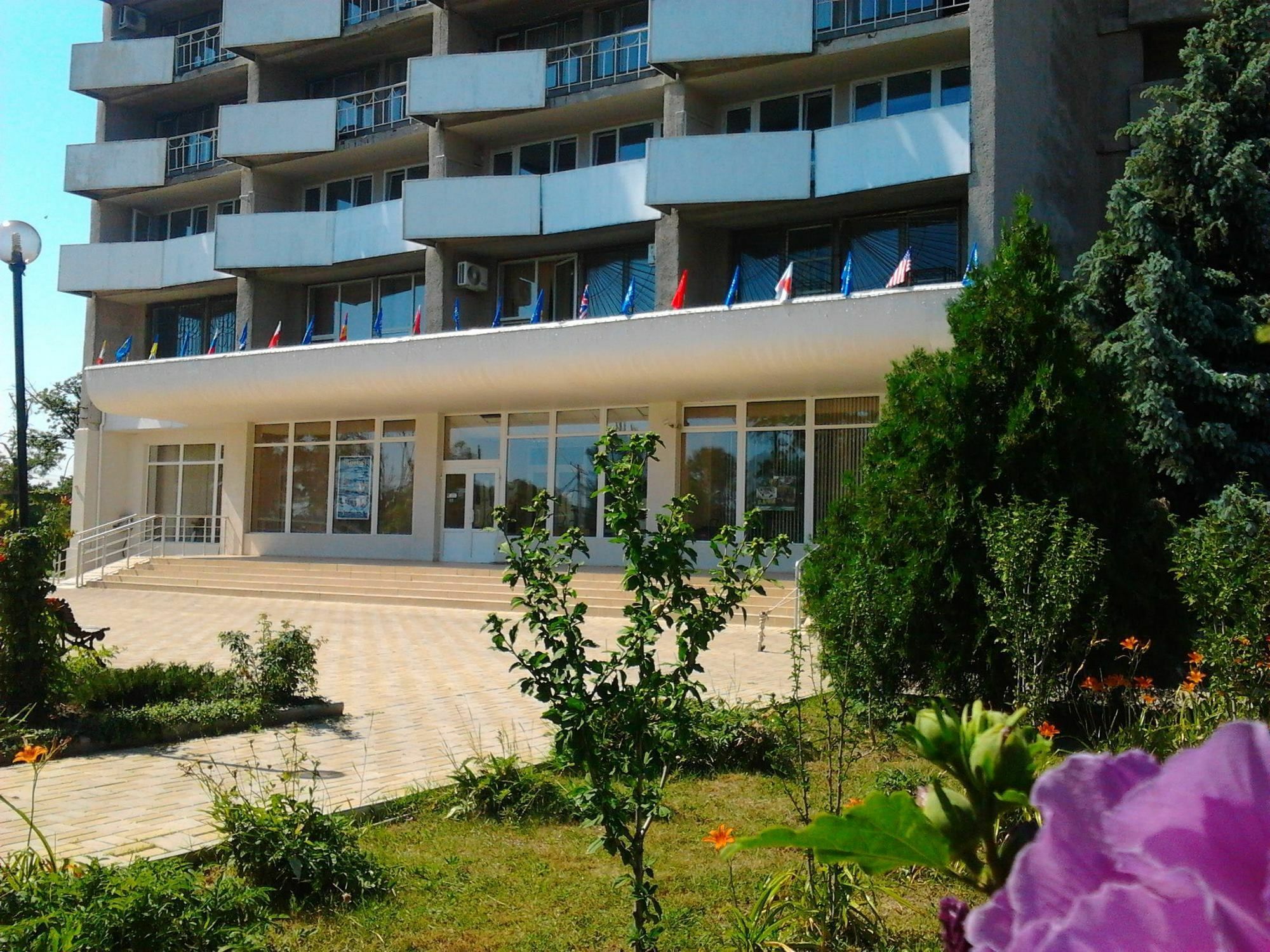 Hotel Mirniy Resort Odessa Exterior photo